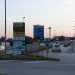 Non ci resta ora che andare a perlustrare la seconda area commerciale presente in zona. Ritorniamo alla prima rotonda e riprendiamo strada Santa Caterina, dominata in questo punto da innumerevoli cartelli che indicano i gli ipermercati che incontreremo